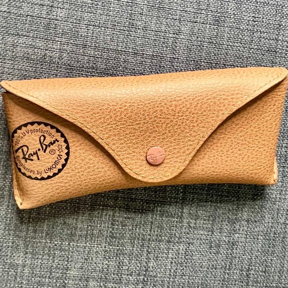 Rayban Gold Aviator Sunglasses (RB3025) - Picture 3 of 9